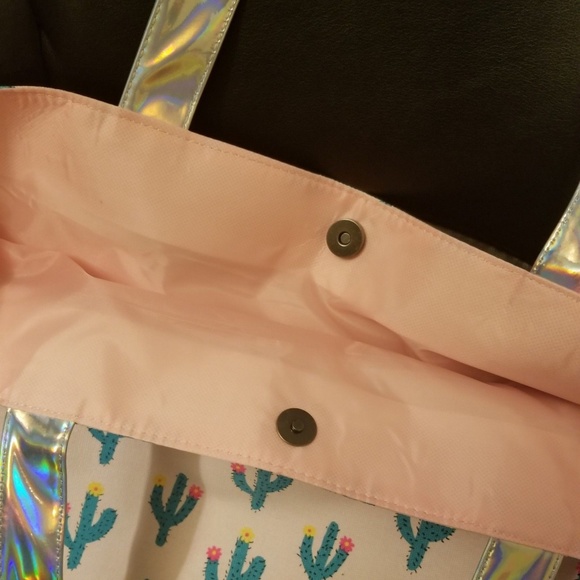 No Boundaries Cactus Beach Bag - Picture 2 of 2